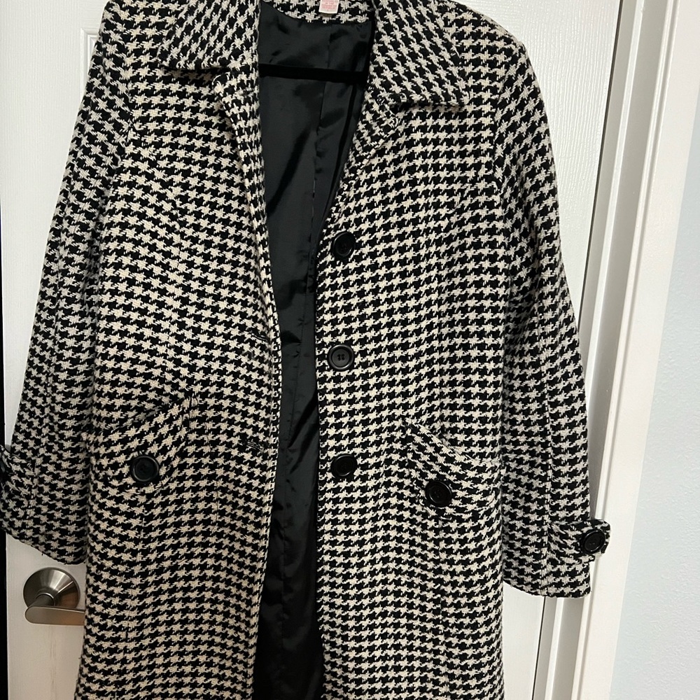 Jennifer Lopez coat,